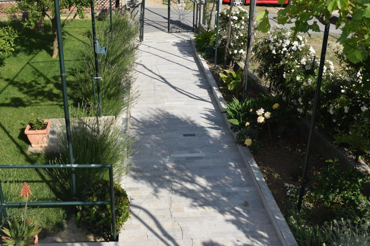 Apartments With A Parking Space Rab - 12383 Banjol Exterior photo