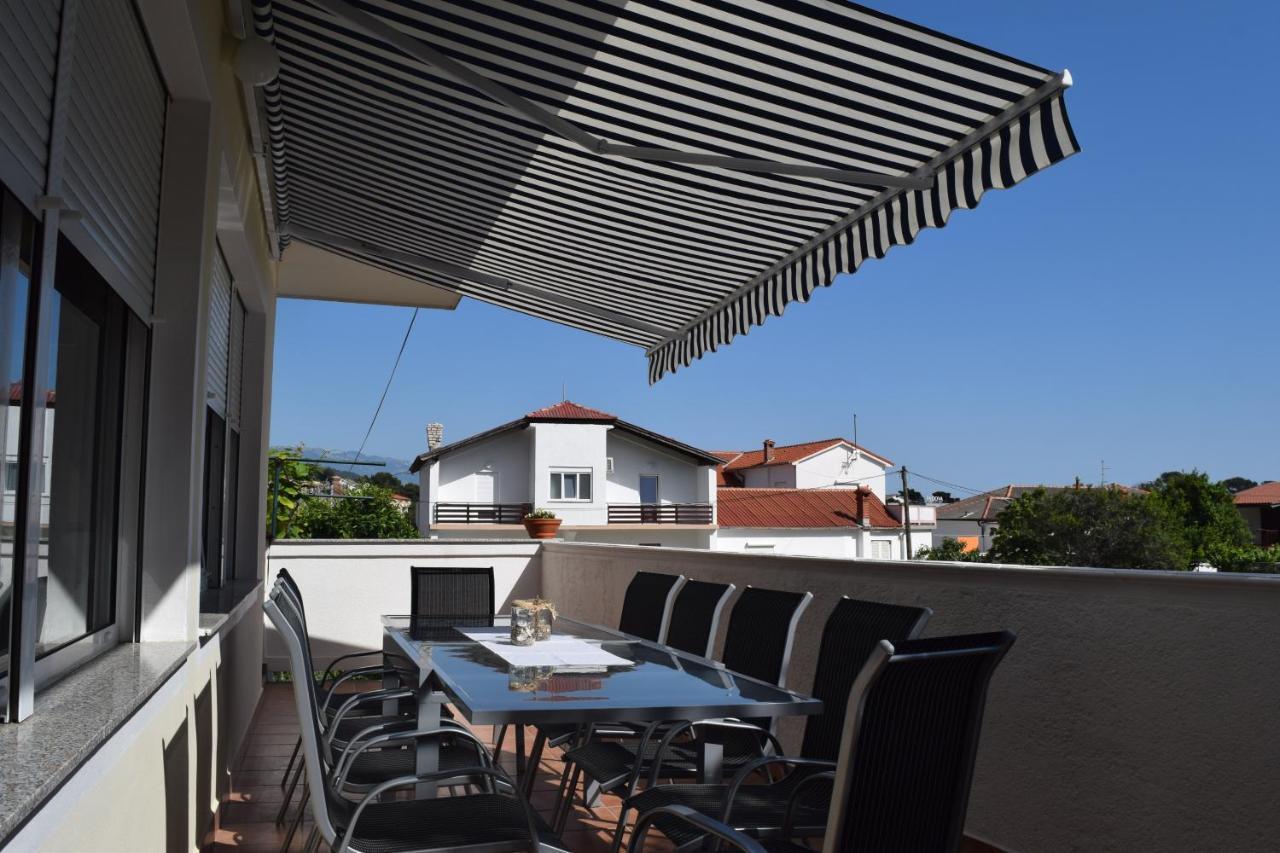 Apartments With A Parking Space Rab - 12383 Banjol Exterior photo